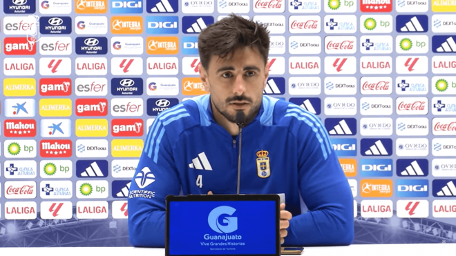 David Costas, en rueda de prensa con el Real Oviedo.