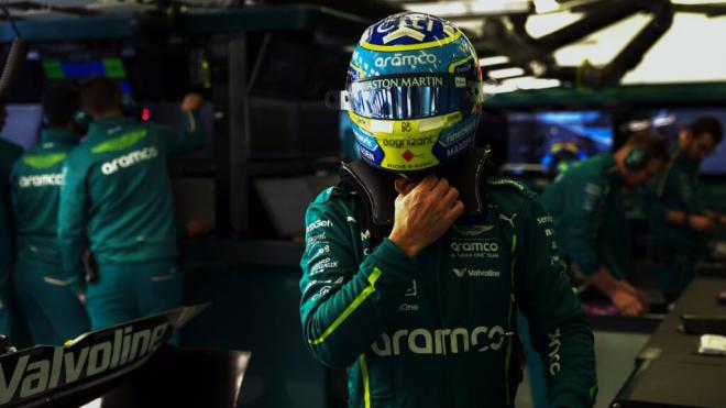 Fernando Alonso, durante los test de pretemporada en Bahréin (Foto: Aston Martin).