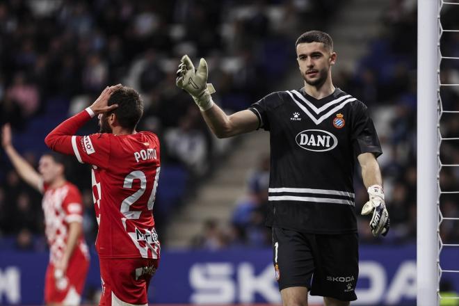 Joan García celebra una parada en el Espanyol-Girona (Foto: Europa Press).