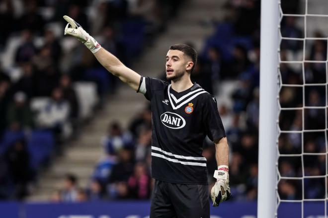 Joan García da indicaciones durante el Espanyol-Girona (Foto: Europa Press).