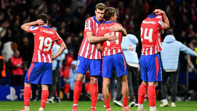 Los jugadores del Atlético de Madrid tras el partido ante el Real Madrid (Fuente: Cordon Press)