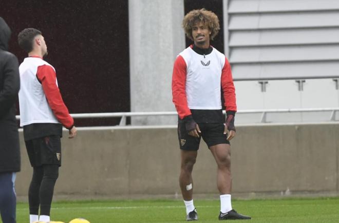 Loïc Badé, en el entrenamiento de este jueves (Foto: Kiko Hurtado).