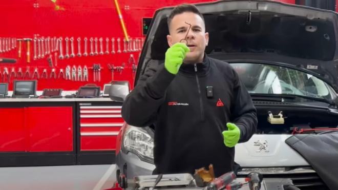 Ángel Gaitán desvela la herramienta a utilizar para los coches Stellantis con motor Pure Tech.