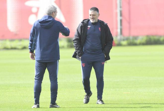 Xavier García Pimienta, en el entrenamiento del Sevilla (Foto: Kiko Hurtado).