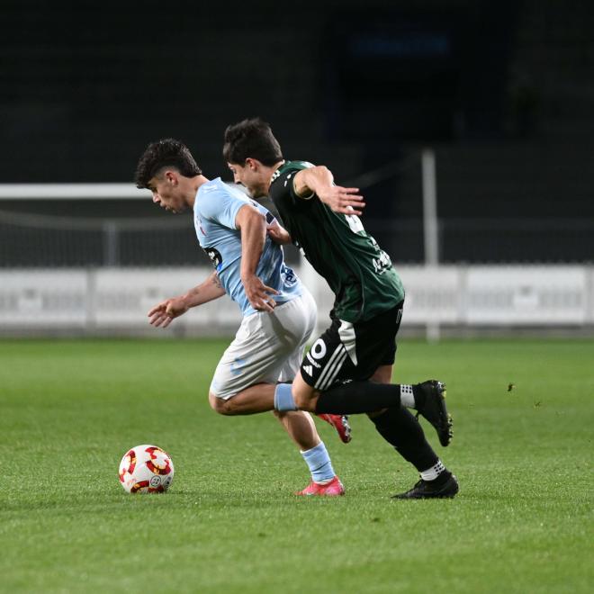 Tincho Conde ante el Sestao River (Foto: RC Celta.