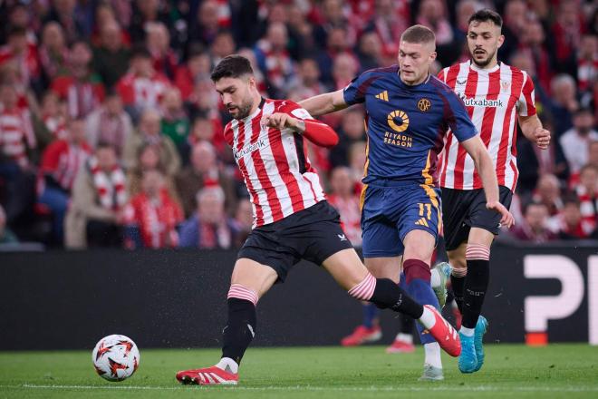 Unai Núñez, en una acción ante la Roma en San Mamés (Foto: Athletic Club).