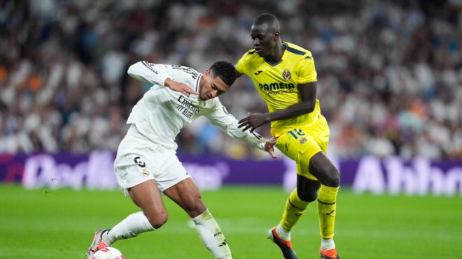 Bellingham y Pape Gueye en un partido entre el Madrid y el Villarreal (Europa Press)