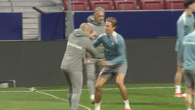 El entrenamiento del Atlético de Madrid antes de su partido ante el Barça