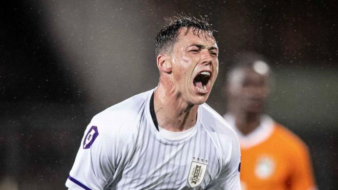 Fede Viñas celebra un gol con la Selección de Uruguay (Foto: AUF).