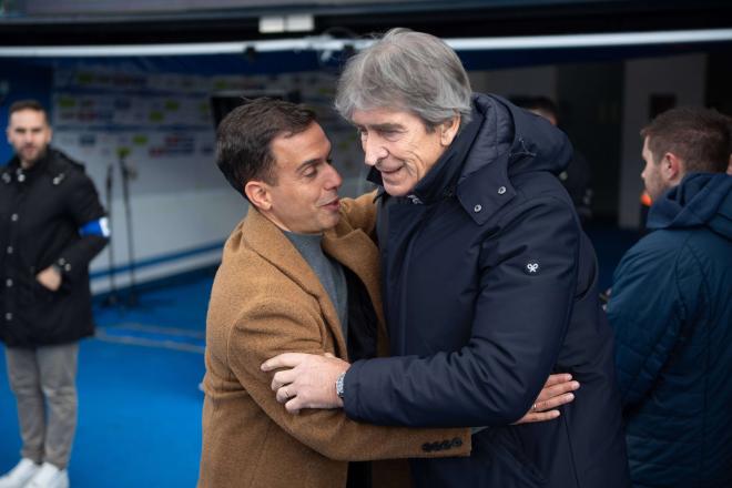 Manuel Pellegrini saluda a Borja Jiménez antes del Leganés-Betis (Foto: Cordon Press).