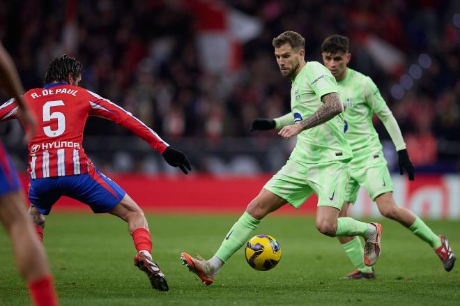 Íñigo Martínez, en el Atlético-FC Barcelona (Cordon Press)