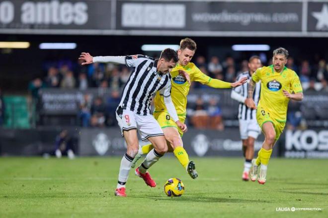 Jugada del Cástellón-Dépor (FOTO: LALIGA).