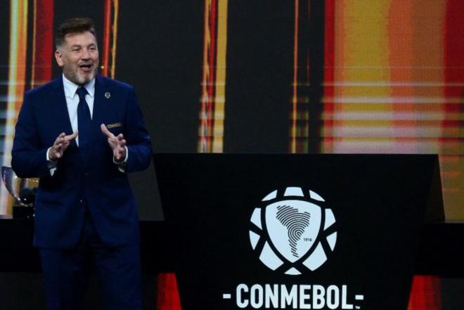 Alejandro Domínguez, durante el sorteo de la Copa Libertadores 2025 (Foto: CONMEBOL).