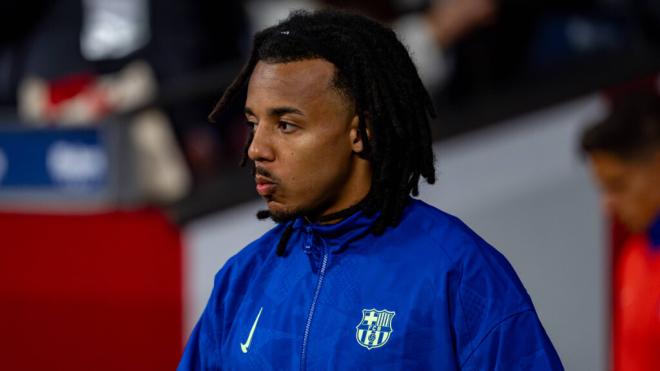 Jules Koundé antes de un partido con el Barcelona (Fuente: Cordon Press)