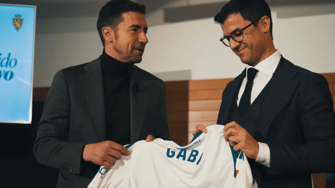 Gabi en su presentación como técnico blanquillo. (Foto: Real Zaragoza)