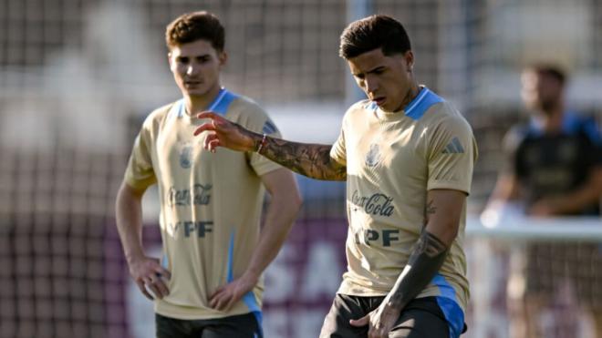 Julián Álvarez y Enzo Fernández, entrenando con Argentina (Redes sociales)