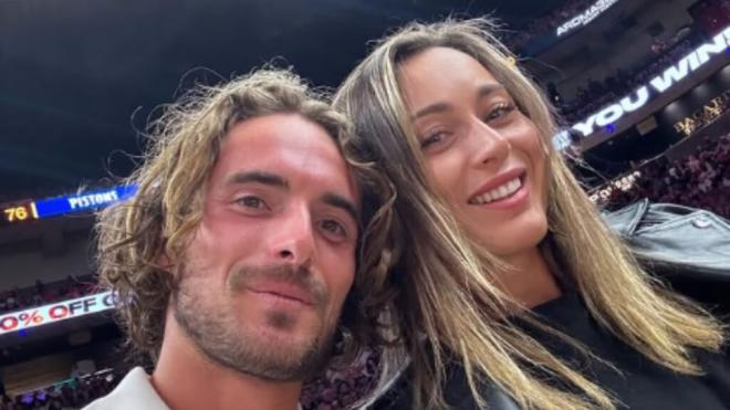 Stefanos Tsitsipas y Paula Badosa en el Kaseya Center (Foto: @paulabadosa)