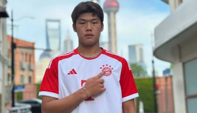 Guo Jiaxuan, durante su etapa en el Bayern de Múnich.