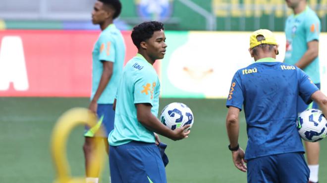 Endrick durante un entrenamiento de la selección brasileña (Fuente: Cordon Press)