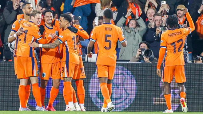 Los jugadores de Países Bajos celebran el 2-1 frente a España (Foto: Cordon Press)