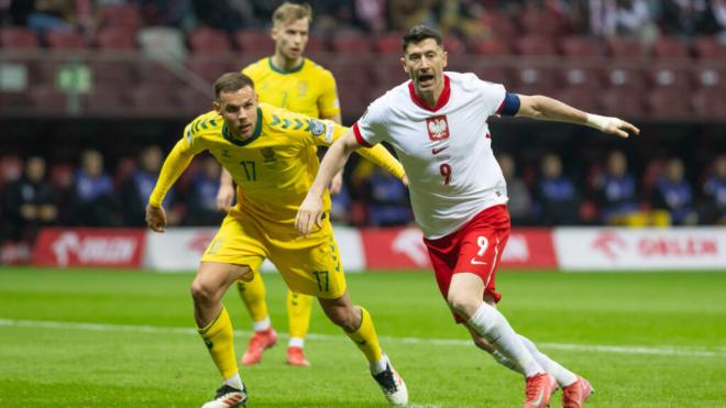 Robert Lewandowski durante el partido ante Lituania (Fuente: Cordon Press)