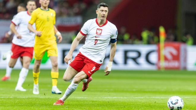 Robert Lewandowski durante el partido ante Lituania (Fuente: Cordon Press)