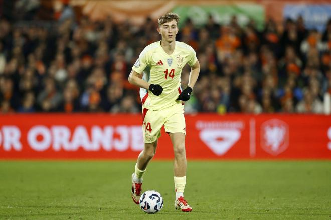 Dean Huijsen en su debut con la Selección Española (Foto: Cordon Press)