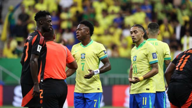 Raphinha y Vinicius en el partido con Brasil (Cordon Press)