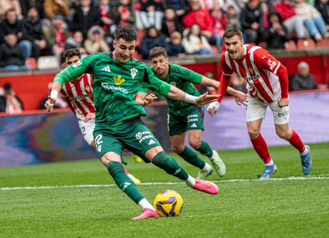 Morcillo transforma el 0-1 en el Sporting-Albacete (Foto: LaLiga).