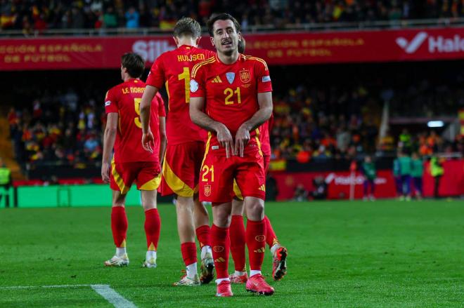 Oyarzabal celebra un gol en el España-Países Bajos (FOTO: Cordón Press).