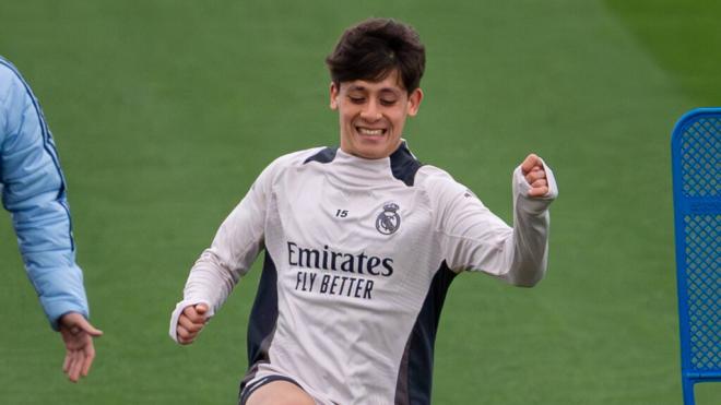 Arda Güler en un entrenamiento con el Real Madrid (Cordon Press)