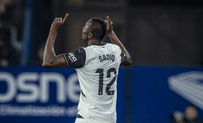 Sadiq celebra su gol en Pamplona
