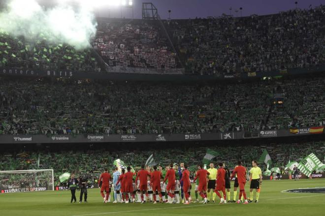 Imagen previa al encuentro entre Betis y Sevilla (Foto: Kiko Hurtado).