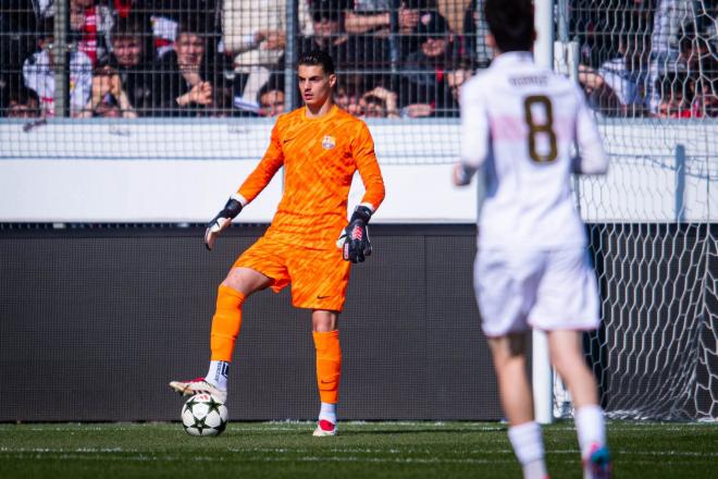 Yaakobishvili, en el partido del juvenil del Barça (Foto: X)