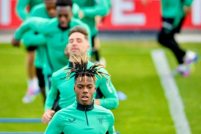 Nico Williams encabeza el grupo entrenando en Lezama (Foto: Athletic Club).