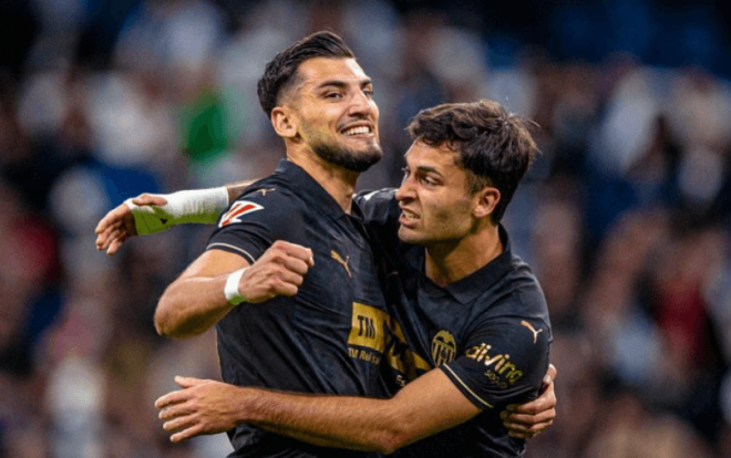 Rafa Mir da una asistencia