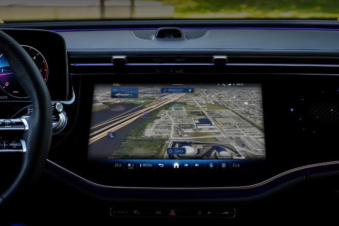 Mercedes-Benz mejora su sistema multimedia con inteligencia artificial.