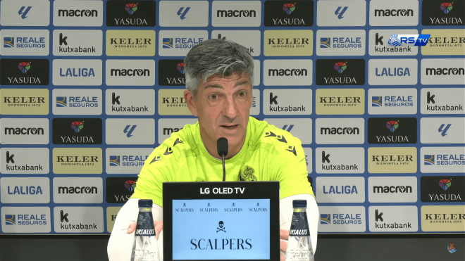 Imanol Alguacil comparece en sala de prensa. (Foto: Real Sociedad)