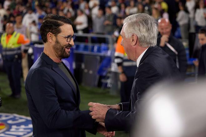 José Bordalás y Carlo Ancelotti se saludan antes del Getafe-Real Madrid (Foto: Cordon Press).