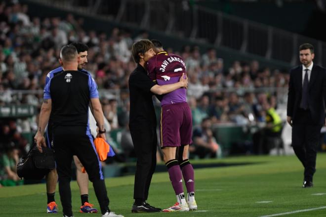 Javi Sánchez, lesionado en el Betis-Valladolid (Foto: Kiko Hurtado).