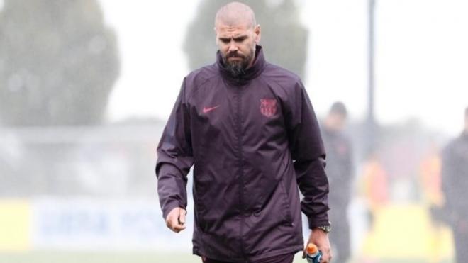 Víctor Valdés, en su etapa como entrenador del juvenil del Barça (Foto: Europa Press)