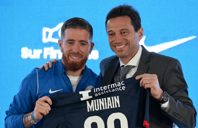 Iker Muniain y Marcelo Moretti, en la presentación del vasco (Foto: San Lorenzo).