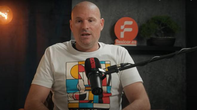 Mateu Lahoz en 'Bajo los Palos' con Iker Casillas (Captura de YouTube)