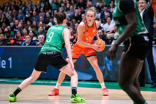 Valencia Basket gana ante Joventut
