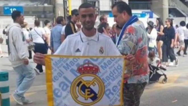 El padre de Lamine Yamal, con una bandera del Real Madrid (Redes Sociales)