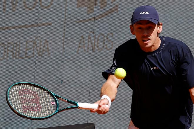 Álex de Miñaur, durante su partido ante Shapovalov en el Mutua Madrid Open (Foto: Cordon Press).