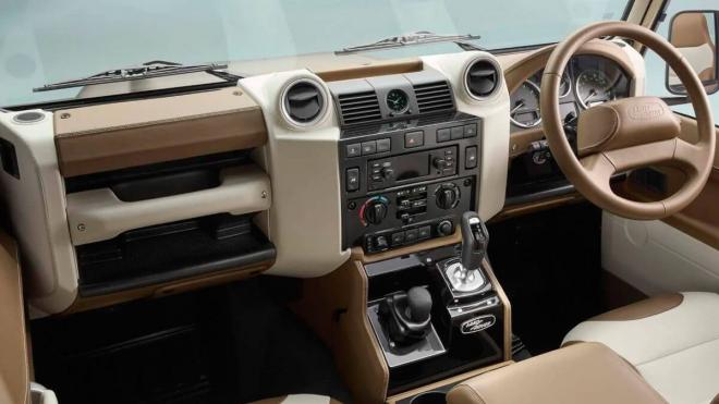 Land Rover Defender V8 Soft Top