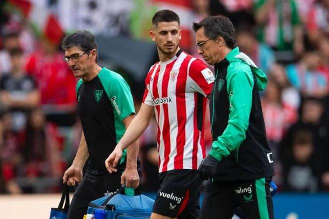 Lesión muscular de Oihan Sancet en San Mamés (Foto: Athletic Club).