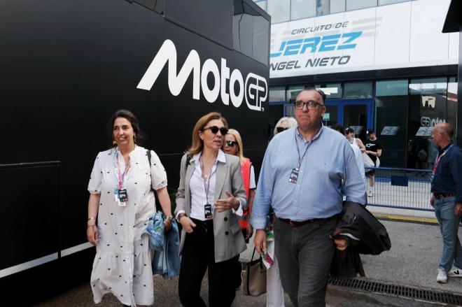 Arturo Bernal (derecha) en el Gran Premio de Jerez 2025.