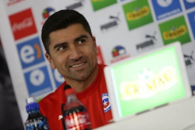 David Pizarro, durante una rueda de prensa (Foto: EFE).
